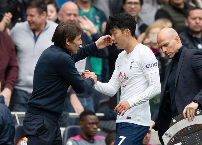 Son Heung Min dằn vặt bản thân sau khi HLV Conte bị sa thải 